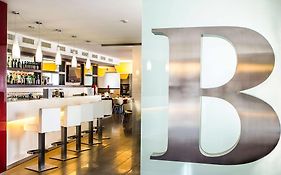 Base Hotel To Stay